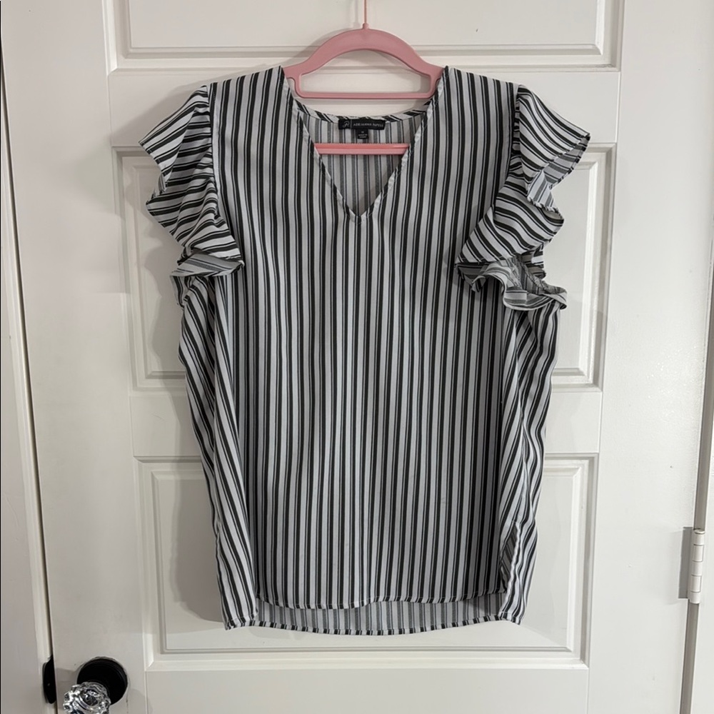 Adrianna Papell Black and White Flutter Sleeve Blouse